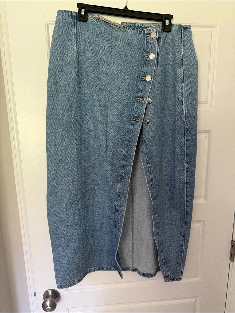 Zara Light Blue Button-Front Denim Midi Skirt with Front Slit